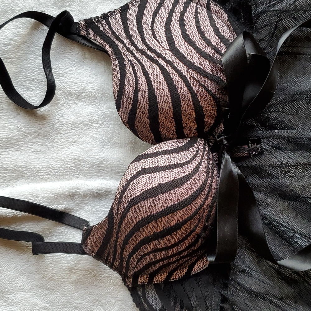 Sexy Little Things Babydoll Nightie has padded push-up cups, by VS Size 34B - Picture 2 of 4